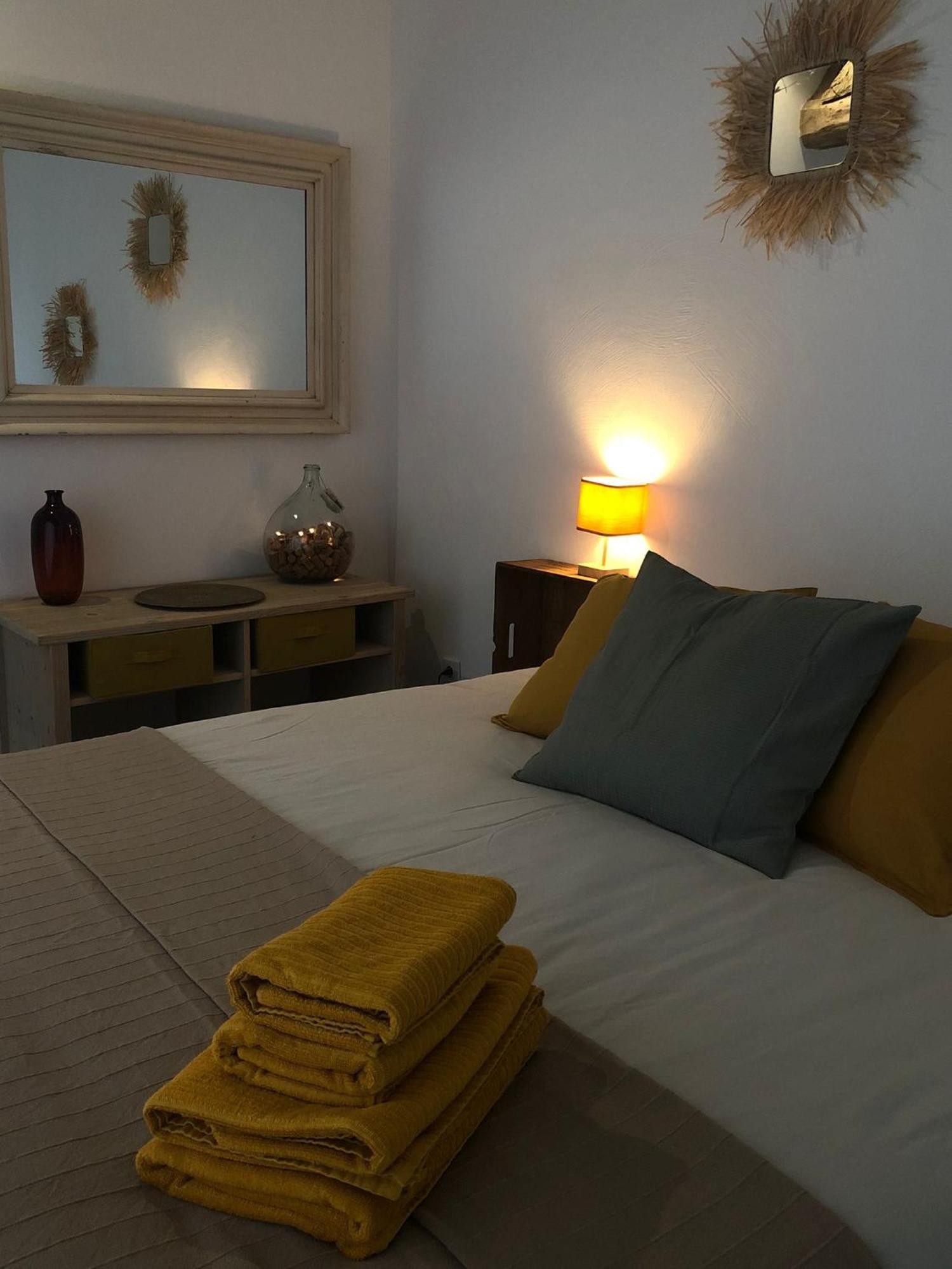 Maison D'Hotes La Fezendes Miradoux エクステリア 写真